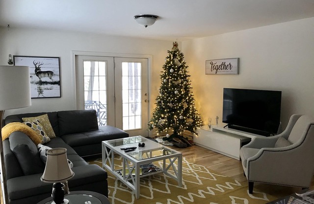 Cozy Fall & Winter 2-night Rental Available @Muskoka Waterfront Cottage!