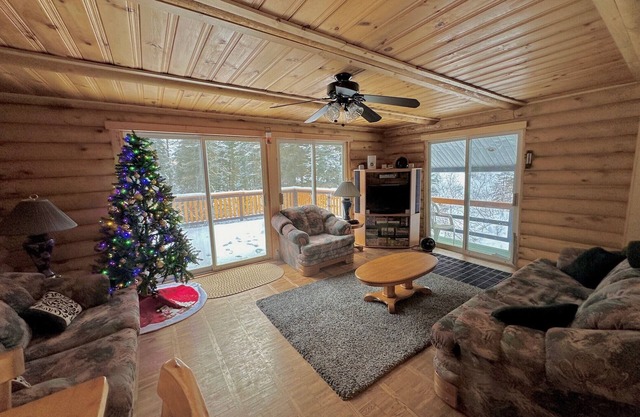 Cozy Family Cabin at Powder King Resort