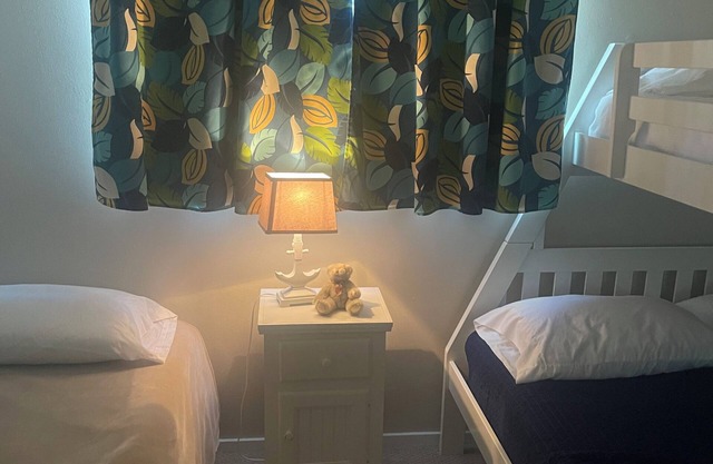 Cozy, family friendly Wawasee Cottage!!!
