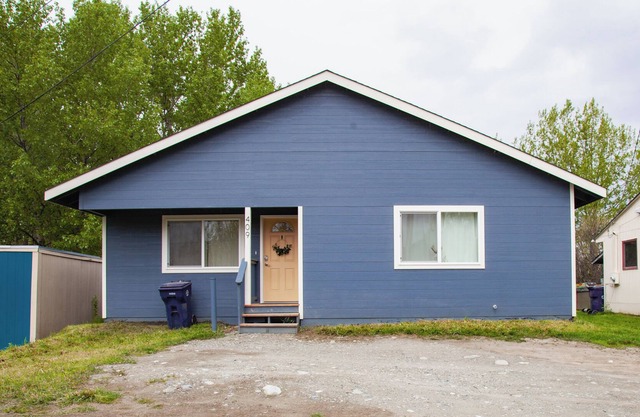 Cozy family home within walking distance of historical downtown Palmer, Alaska.