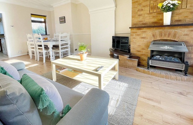 Cozy Family house in The heart of Grays
