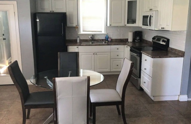 Cozy Family Sized House in Prime Bowmanville