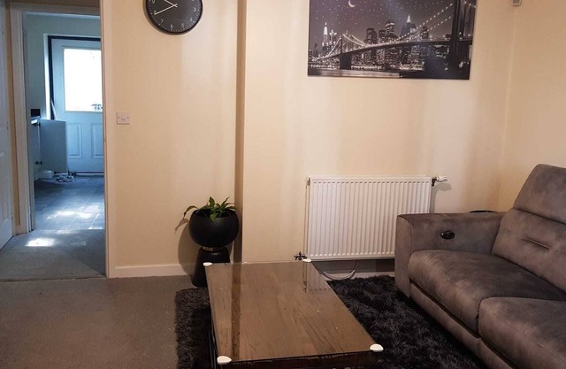 Cozy Family-sized Home Close to Shops, Forest Views, Stunning Location Free Wifi