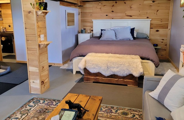 Cozy Farm Setting in Wine Country