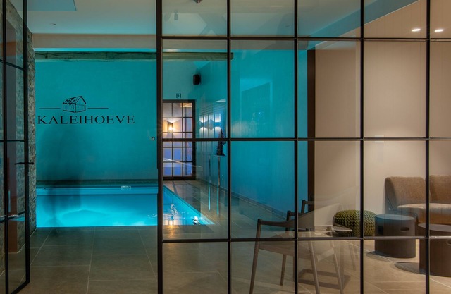 Acogedora villa con piscina cubierta y sauna de infrarrojos.