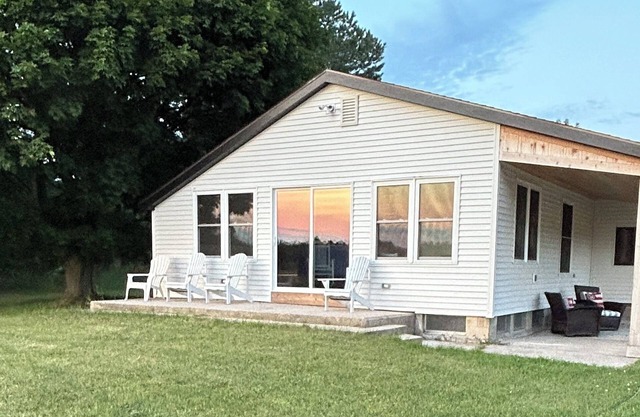 Cozy Farmhouse on 120 acres- minutes from Traverse City, water, ski, ATV trails