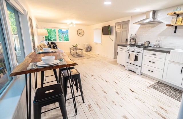 Cozy Farmhouse Suite