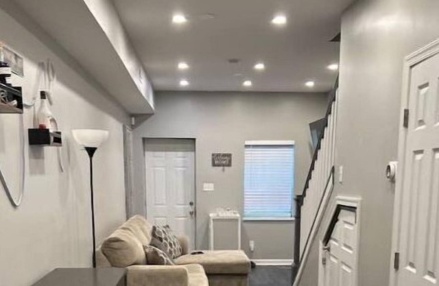 Cozy Federal Hill townhouse walking distance Ravens and Orioles stadium