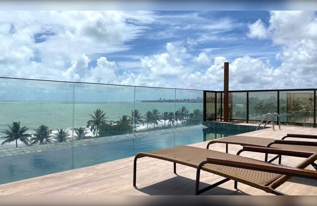 Cozy flat just a few steps from the sand!