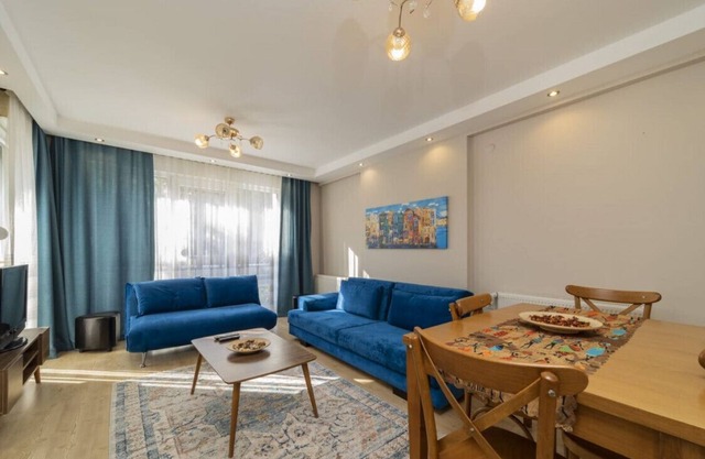 Cozy Flat with Balcony near Beach in Konyaalti