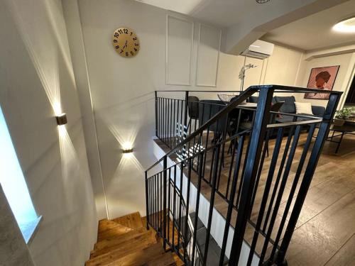 cozy florentin duplex