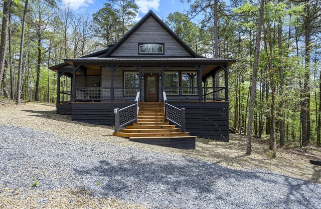 Cozy Forest Cabin w/ Nature Views & Peaceful Vibes | Birdwatcher's Paradise