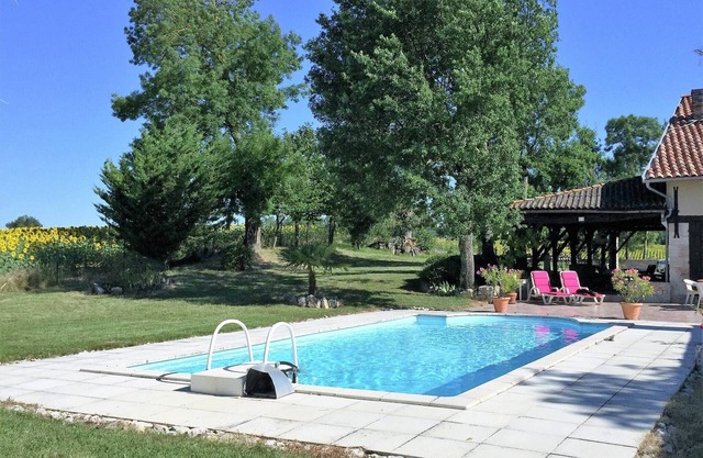 Casa en Monfort con Piscina y Terraza