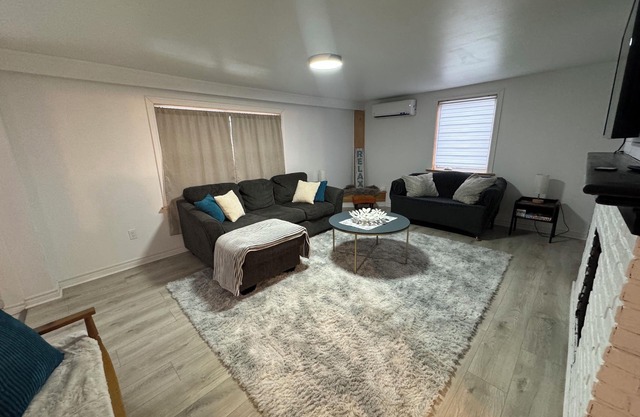 Cozy fully furnished house in New Waterford NS pet friendly