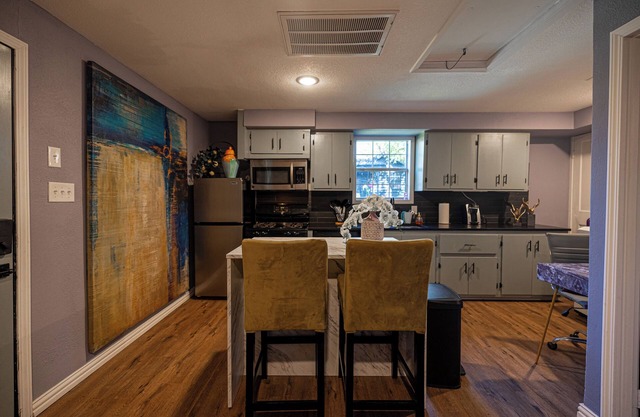 Cozy Fully Furnished, 1-Bedroom Rental in brilliant Dallas with all bills paid!