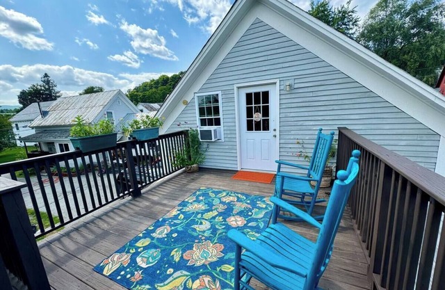 Cozy, furnished apartment for short-mid term stays