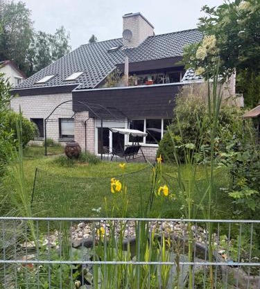 Cozy Garden Apartment near Train Station & Nature