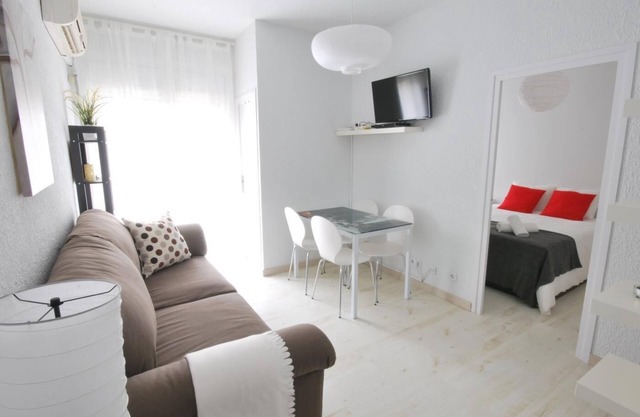 Cozy Gaudí Apartment in Gracia