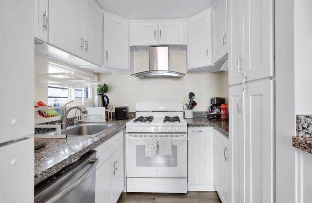Cozy Getaway near Disney/ Knott’s and Beaches
