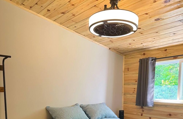 Cozy getaway retreat in the Ganaraska area away from the city!