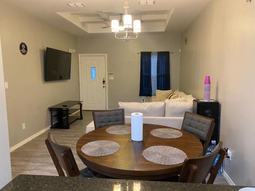 Cozy Getaway with King Bed near UTRGV