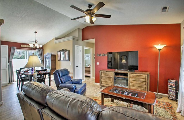 Cozy Getaway with Yard and Patio 4 Mi to Hayden Lake!