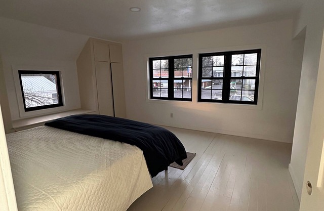 Cozy Glenwood retreat near Mt. Adams—ideal for families!