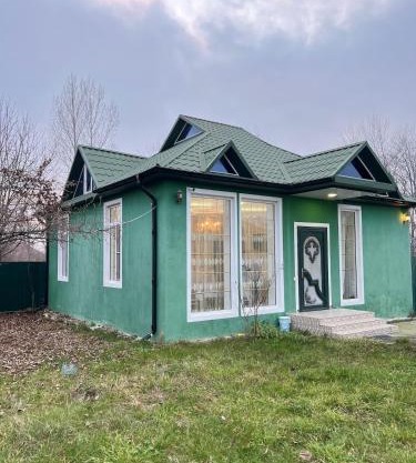 Cozy Green House in Qabala