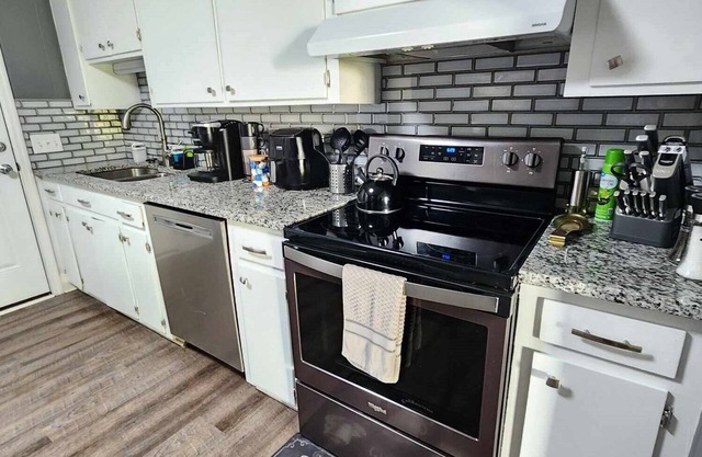 Cozy Green Townhouse