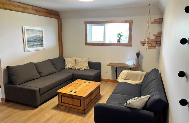 Cozy Guest Suite in Lake Country BC - Beautiful view, Convenient location.