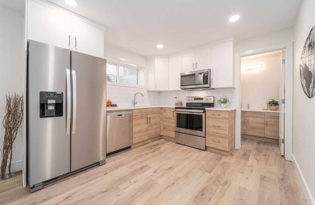 Cozy Haven!Close to Coalbanks School & Park & 5 mins drive to Uni of Lethbridge