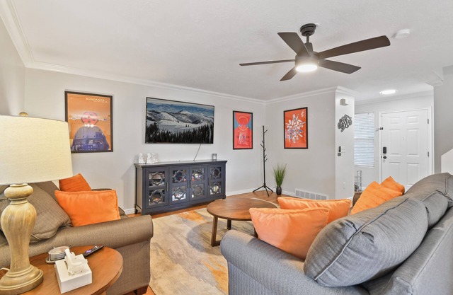 Cozy Heber Getaway | Pet-Friendly, Sleeps 9, Ski Area Close & Outdoor Adventures, BBQ and Fire Pit