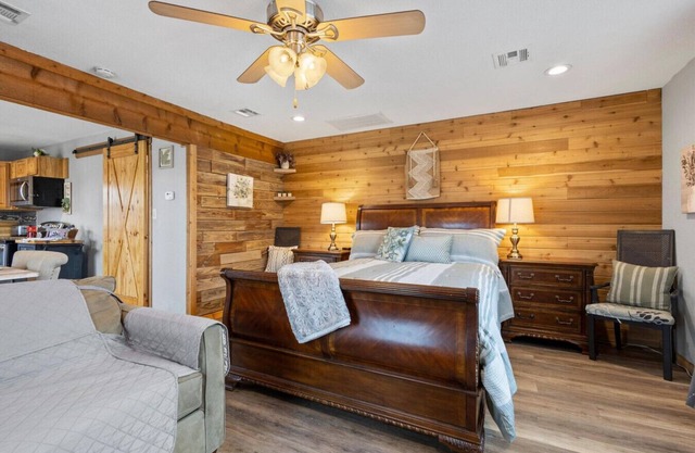 Cozy Hideaway in Denison Tx