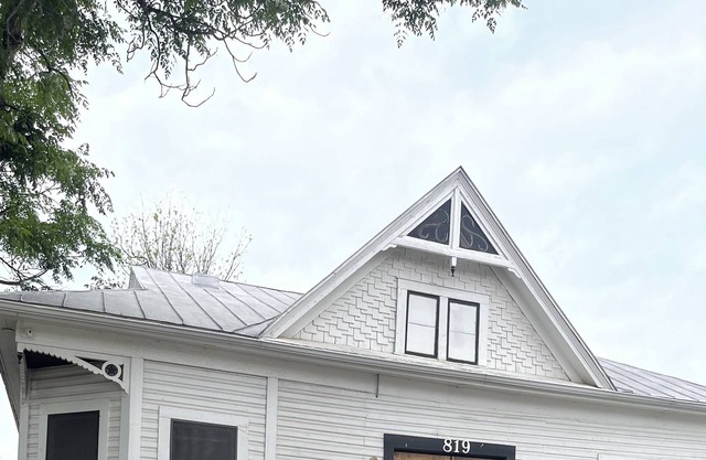 Cozy historic home downtown San Antonio @ Alamodome.