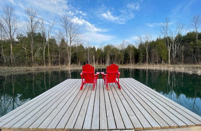 Cozy Hobby Farm Cottage in Uxbridge