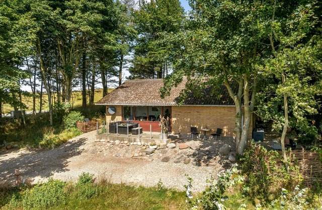 Cozy holiday home near Lild Strand.
