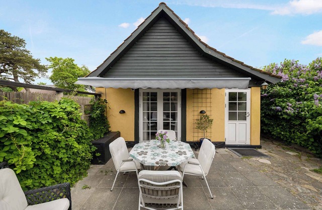 Cozy holiday home on Sydbornholm