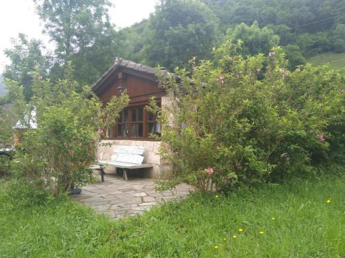 Cozy holiday house for two in marvelous nature