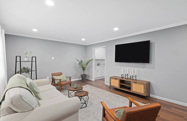 Cozy Home, 17 min from NYC, 2 Parking Spaces, Cozy Home, 17 min from NYC, 2 Parking Spaces
