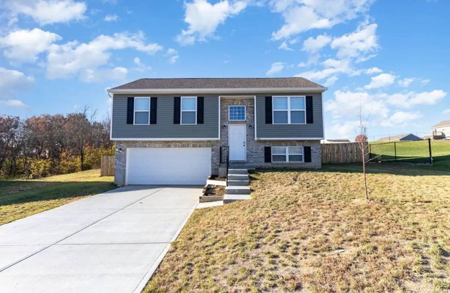 Cozy Home away From Home 4bd,2 1/2 bath
