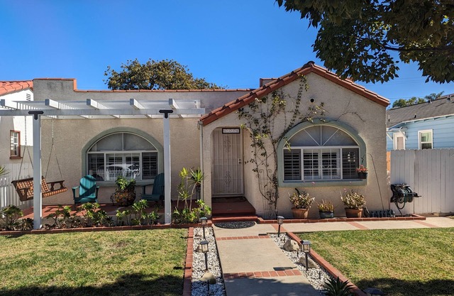 Cozy Home Centrally Located in LA's South Bay area