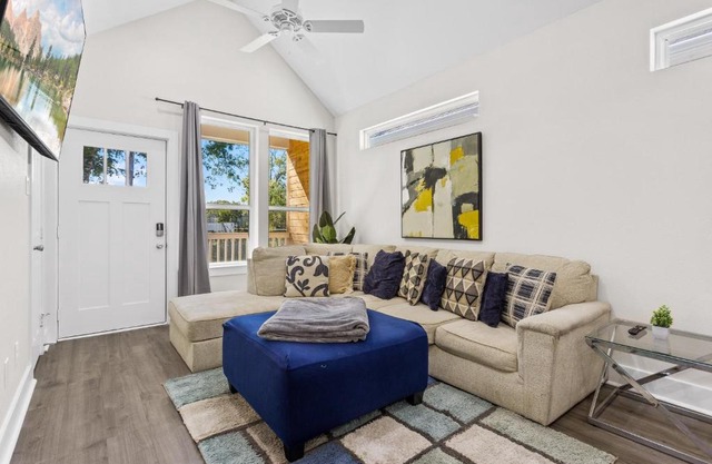Cozy Home for Groups Near Dtown l Major Hotspots