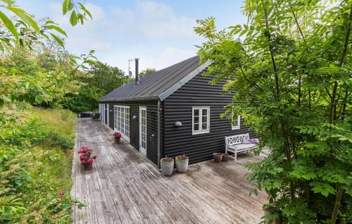 Cozy Home In Dronningmølle With Wifi