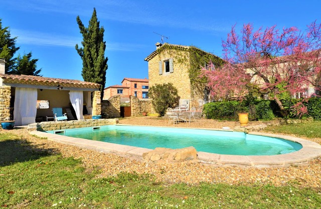Acogedora casa en Mejannes les Alès