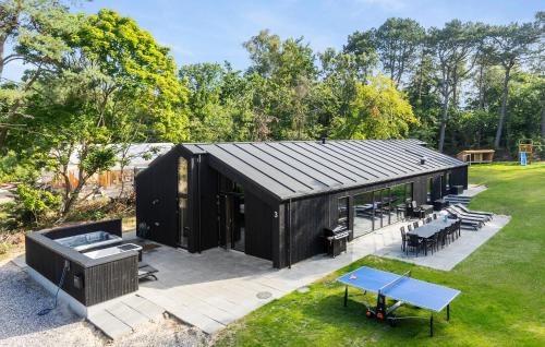Cozy Home In Hadsund With Sauna