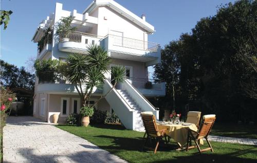 Cozy Home In Kamares Aigio Pel