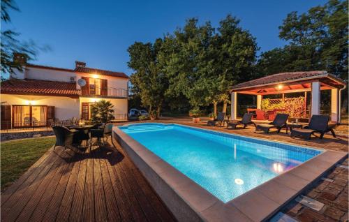 Cozy Home In Kapelica With Wifi