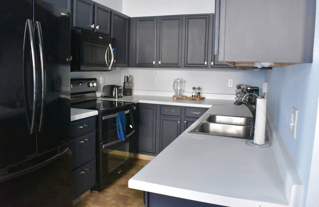 Cozy home in Little Bohemia; 5 min from Zoo and Downtown w/ Free Parking