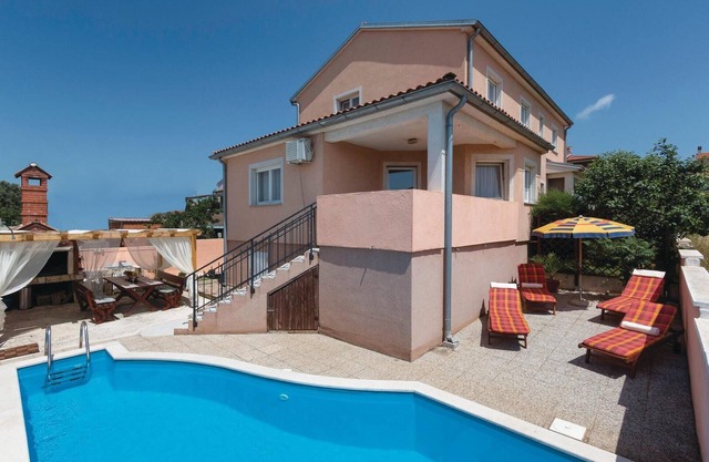 Acogedora casa en Pula con cocina