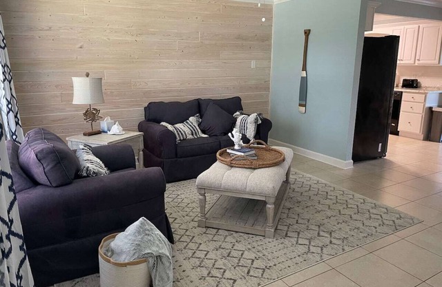 Cozy home in quiet neighborhood just a few miles to the beach